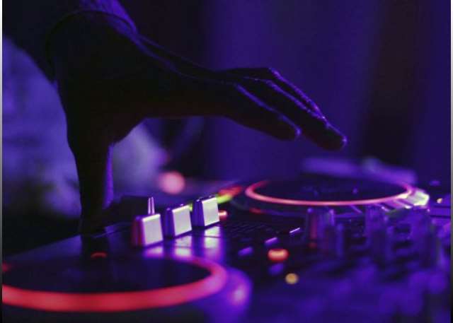 Artist music promotion campaign on radio
